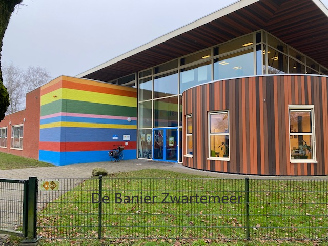 RK basisschool DE BANIER uit Zwartemeer en CBS de Zwaluw uit Zandpol houden inzameling voor onze Voedselbank