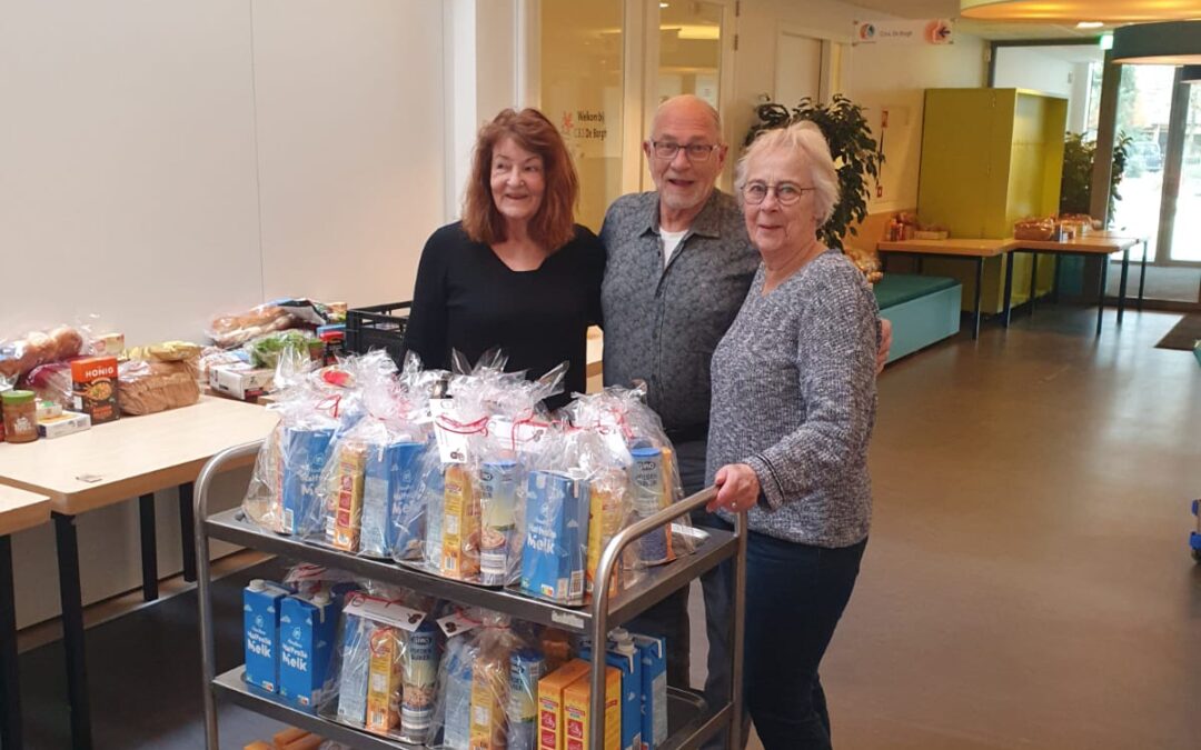 KINDERDAGVERBLIJF PARTOU BORGER SCHENKT PANNENKOEKENPAKKETTEN