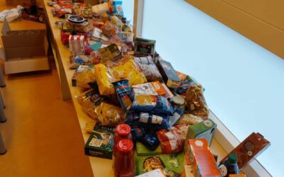 Basisschool Het Anker uit Emmen doneert heel veel voedsel